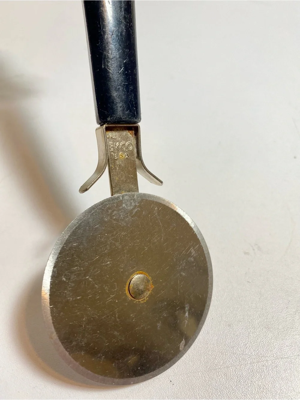 VTG EKCO USA Pizza Cutter Wheel Black Plastic Handle Silver Metal Hanging Hole